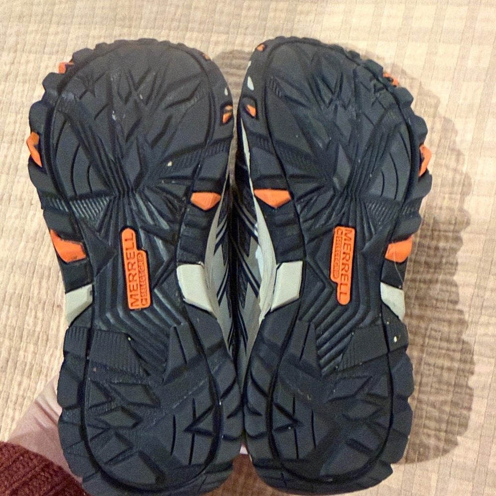 Merrell Waterproof Hiking Shoes sz 2 GREAT CONDITION - Picture 5 of 8